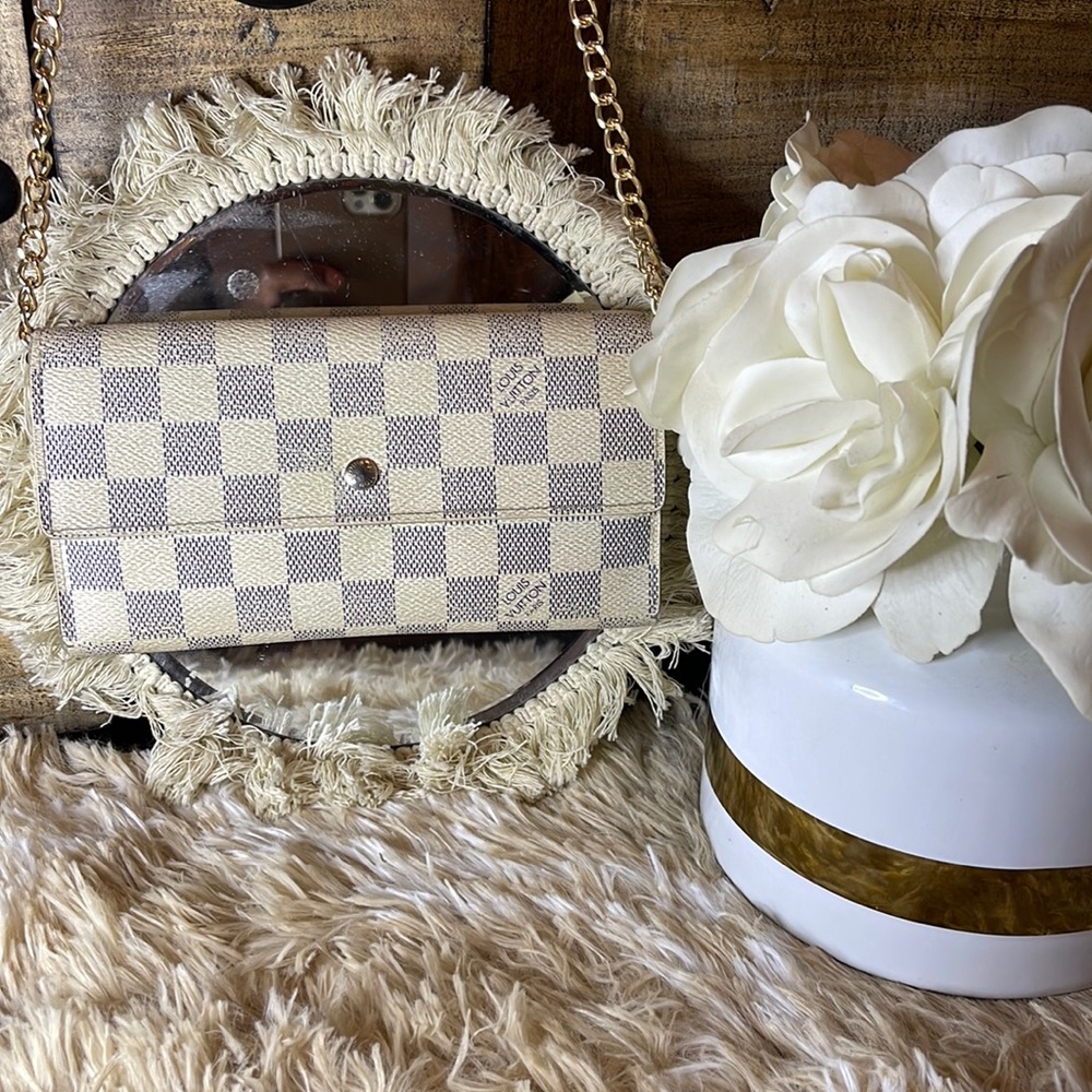 Louis Vuitton Damier International Wallet